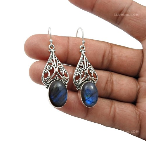 Orecchini Pendenti In Labradorite Ovale Con Incastonatura In Argento Sterling - Foto 5 di 8