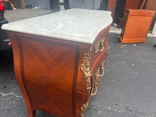 Итальянский мраморный комод из красного дерева. (Французский стиль) - Изображение 4 из 4