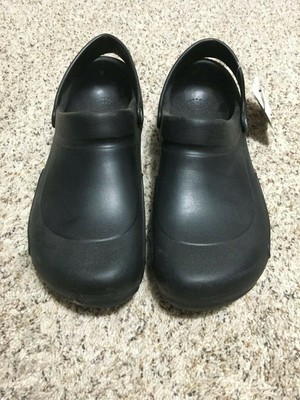 crocs for restaurant