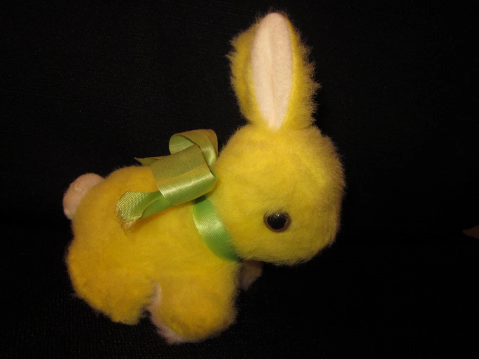 Douglas Cuddle Toys "Yellow Bunny Rabbit w/Green Bow" Plush Stuffed 5" Vintage - Image 4 of 4