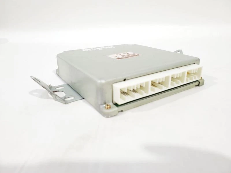 Subaru Forester 2004 OEM módulo de control electrónico X 2,5 L 22611AJ010 AWD Foto 2 de 4