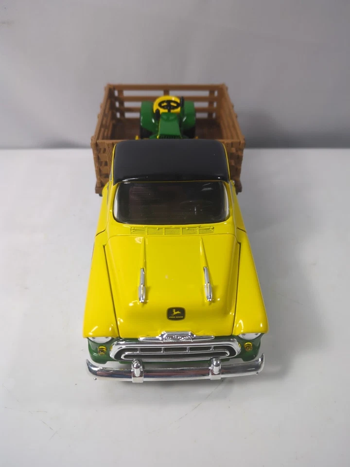 SpecCast John Deere 1957 Chevy Stakebed W Lawn Mower Stk 78019 - MINT!! - Image 4 of 4