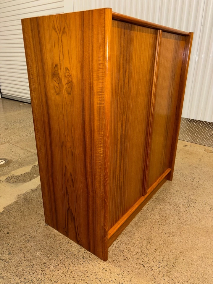 Vintage Danish Modern 6 Drawer Gentlemans Chest by Jesper - Image 3 of 4