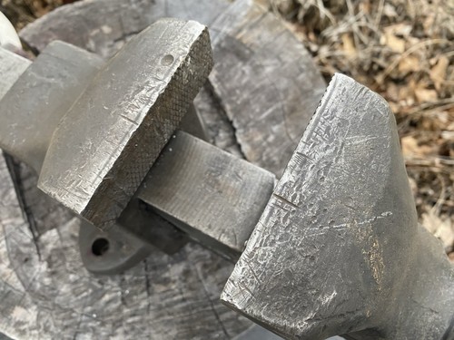 VINTAGE YOST 104 Vise Bench VISE 4" Jaws Machine Shop Vise - Picture 2 of 15