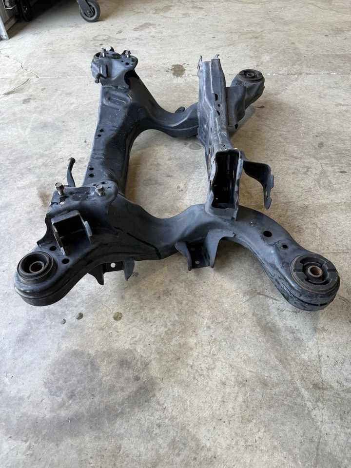 2014-2024 INFINITI Q50 Q60 SUBQUADRO TRASEIRO CROSSMEMBER BERÇO CONJUNTO AWD FABRICANTE DE EQUIPAMENTO ORIGINAL - Imagem 4 de 4