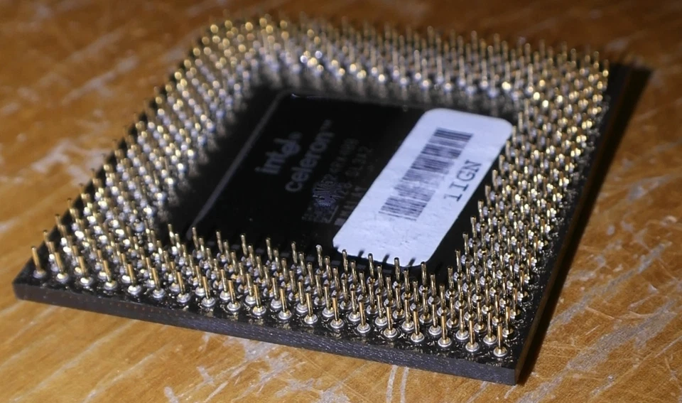 CPU Intel Celeron SL3A2 FV524RX400 400Mhz - Image 4 of 4