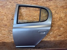 SPORTELLO PORTA PORTIERA POSTERIORE SINISTRO TOYOTA YARIS I° SERIE 5 PORTE (2004