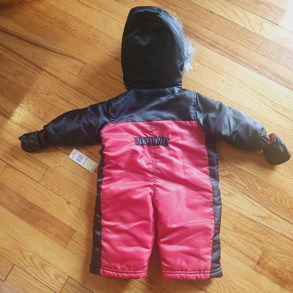 Nuevo con etiquetas niño Ecko Unltd. traje de nieve con capucha, talla 3/6 meses nuevo con etiquetas Foto 2 de 4
