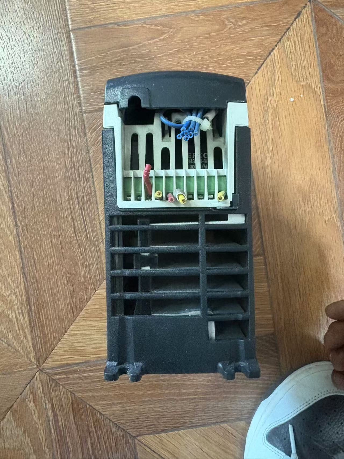Picture 4 of 6