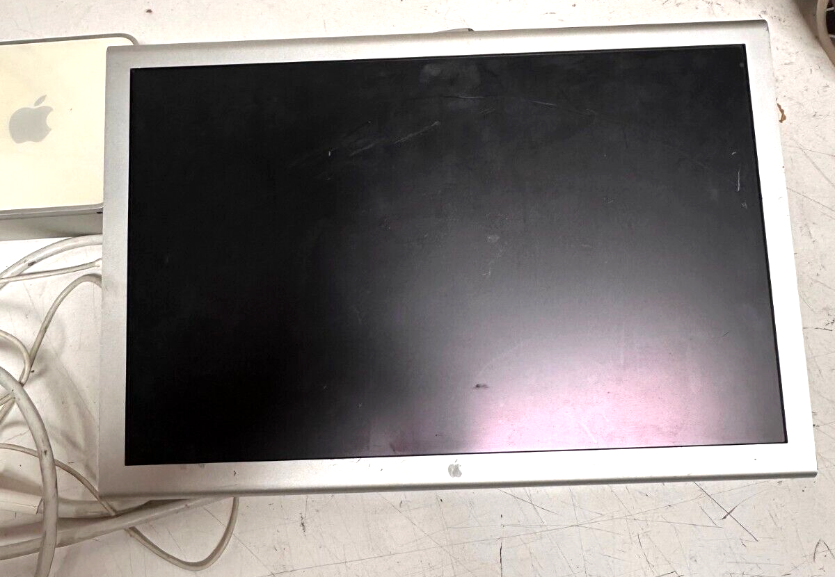 Mac Mini A1176 + Apple A1081 20'' Widescreen Display Monitor both