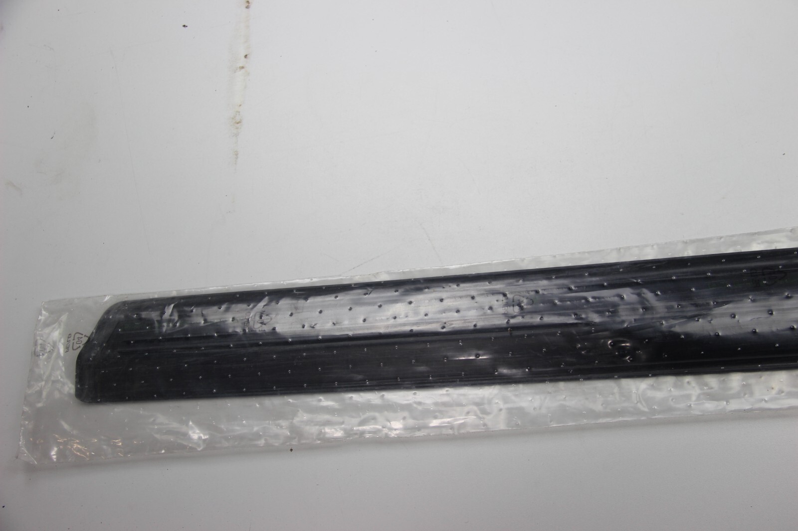 NEW GENUINE BMW 51478219189 3 Series E46 front door sills trim front