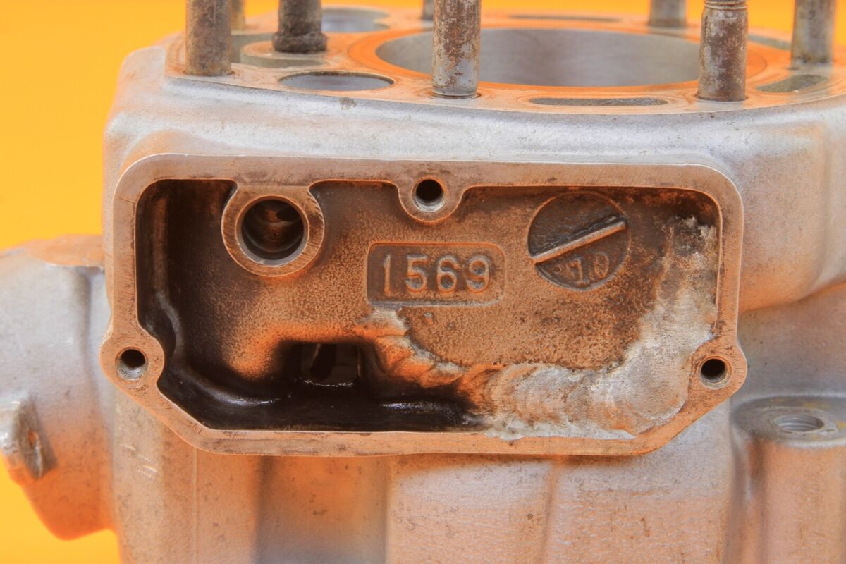 89-94 1992 KDX200 KDX 200 OEM Engine Top End Cylinder Barrel 89-94 1992 KDX200 KDX 200 OEM Engine Top End Cylinder Barrel