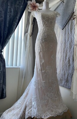 ivory mocha wedding dress Omélie Bridal | Gold | Size 8 | Tulle | Beaded Lace occasion-Valentines Day