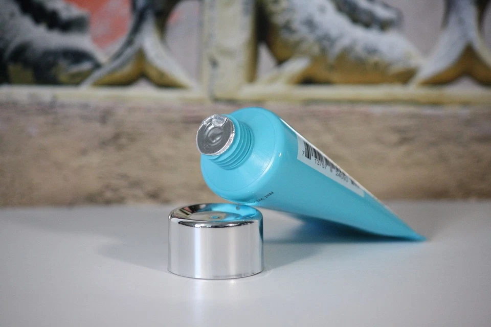 GLAMGLOW ~ THIRSTYMUD Hydrating Treatment ~ Travel-Size Tube ~ 0.5 oz / 15 g - Image 2 of 3