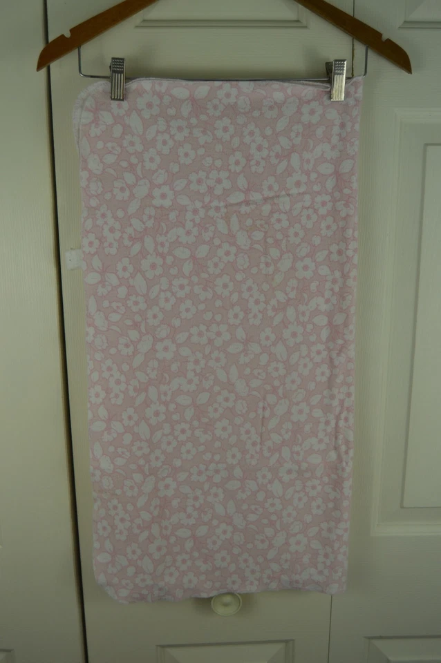 Manta de recepción floral para bebé Laura Ashley rosa blanco franela flores hojas Foto 2 de 4