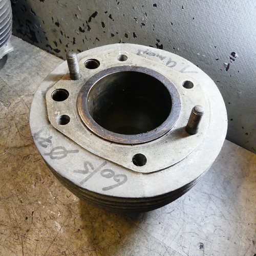 BMW R60 600 5 EZ:73 Zylinder Motor Zylinderkopf 32578