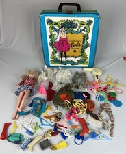 Vintage 1968 Mattel The World of Barbie Doll 1002 Case Clothing Accessories