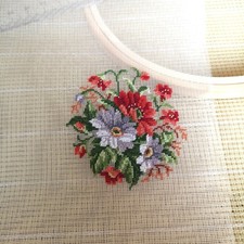 Beautiful Handmade Completed Needlepoint Canvas Wool 5cm*5cm- flower