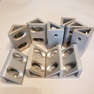 LOT of 12 (Twelve) 80/20 4334 4 hole wide gussetted corner bracket 15 series