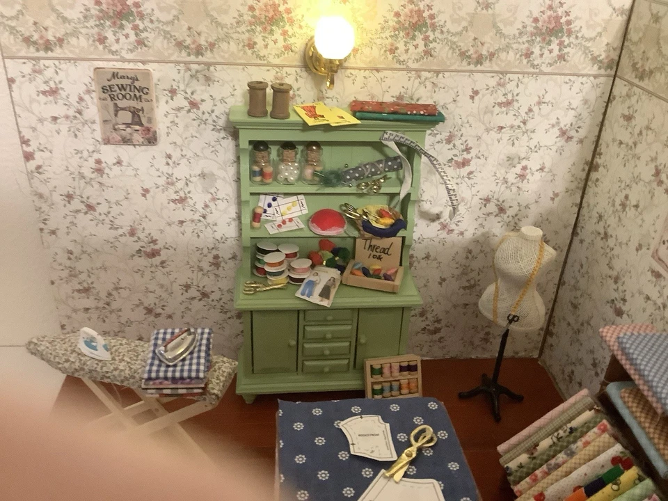 1/12 Scale Roombox - Image 2 of 4