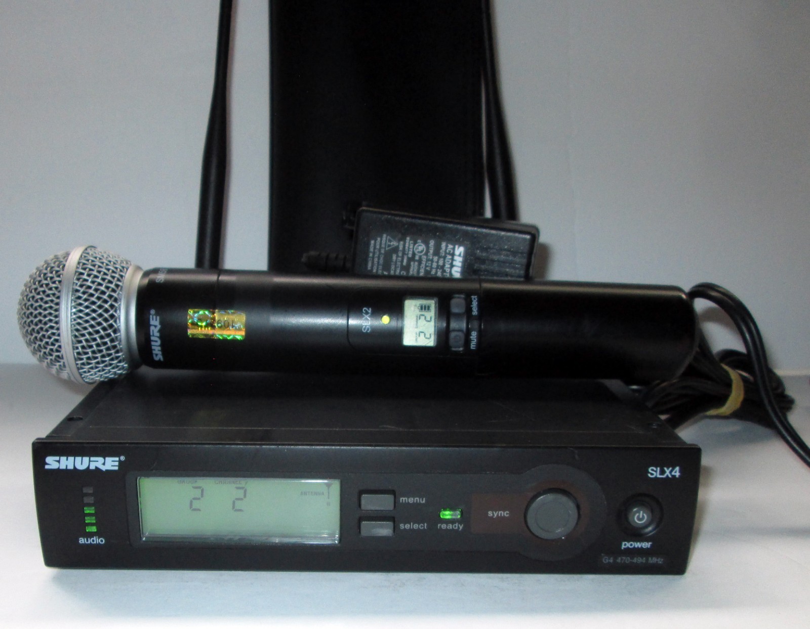 SHURE SLX4-G4, SLX2-G4 470-494 MHz SM58 Wireless Handheld Microphone & Receiver