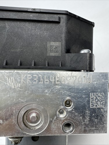 2013-2014 Ford Mustang Gt Oem ABS Anti Lock Brake Pump Module ER33-2C405-AA - Picture 8 of 8