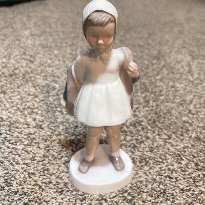 B&G Bing & Grondahl 2387 Miss Charming Girl Porcelain Figurine EXCELLENT