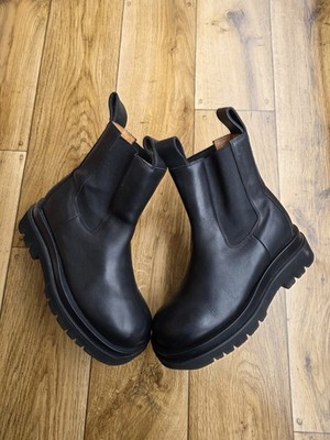 BOTTEGA VENETA  LUG  LEATHER BOOTS SIZE 36 EU, 5.5 US, 3 UK 