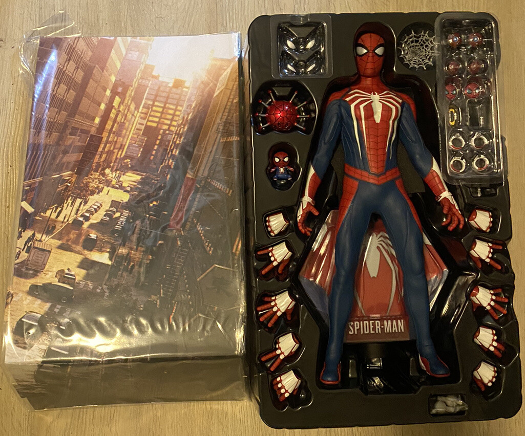 Hot Toys VGM31 Marvel's Spider-Man Advanced Suit Action Figure