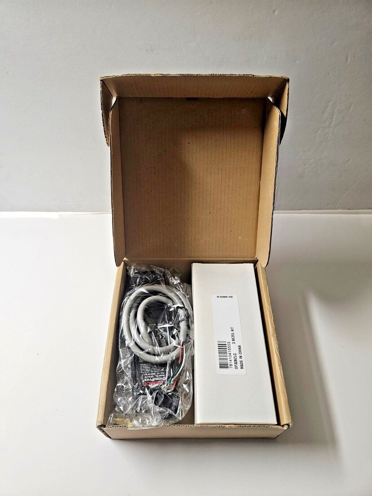 Ademco OP30-FW Proximity Reader 3-Bezels NEW
