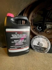 Toyota / Lexus Genuine 00272 SLLC2 Engine Coolant / Antifreeze