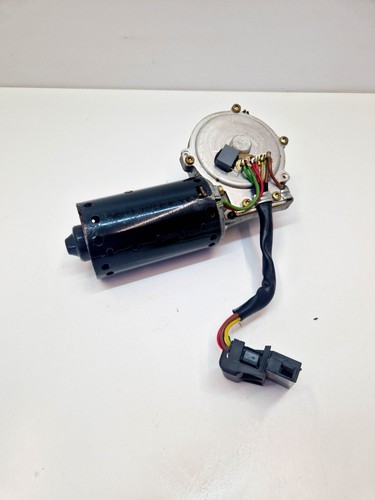 MERCEDES-BENZ SL R230 Scheibenwischermotor vorne 0390241442 5.0 Benzin 31971732