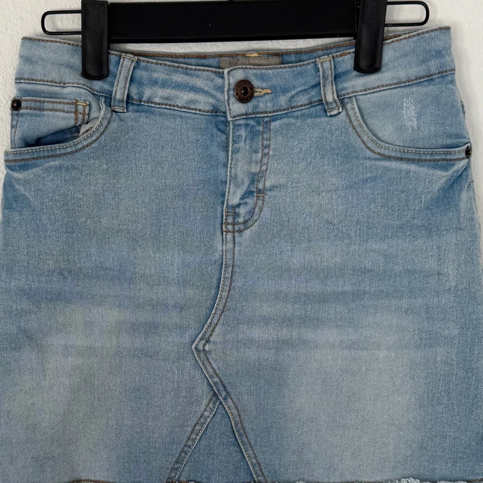 Lucky Brand Girls Denim Skirt Light Wash Adjustable Waist Raw Hem Size 12 - Image 2 of 4