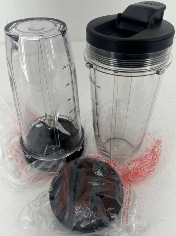 Ninja Professional Plus Blender BN751 - (2) 24oz Cups, Lids 