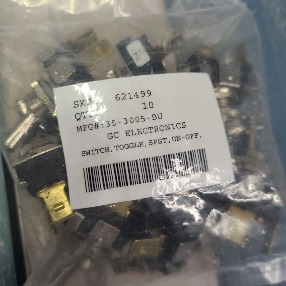10 X INTERRUPTOR DE PALANCA MINIATURA ENCENDIDO-APAGADO-ENCENDIDO GC ELECTRONICS 35-3005-BU SPDT 5A 125VAC Foto 2 de 4