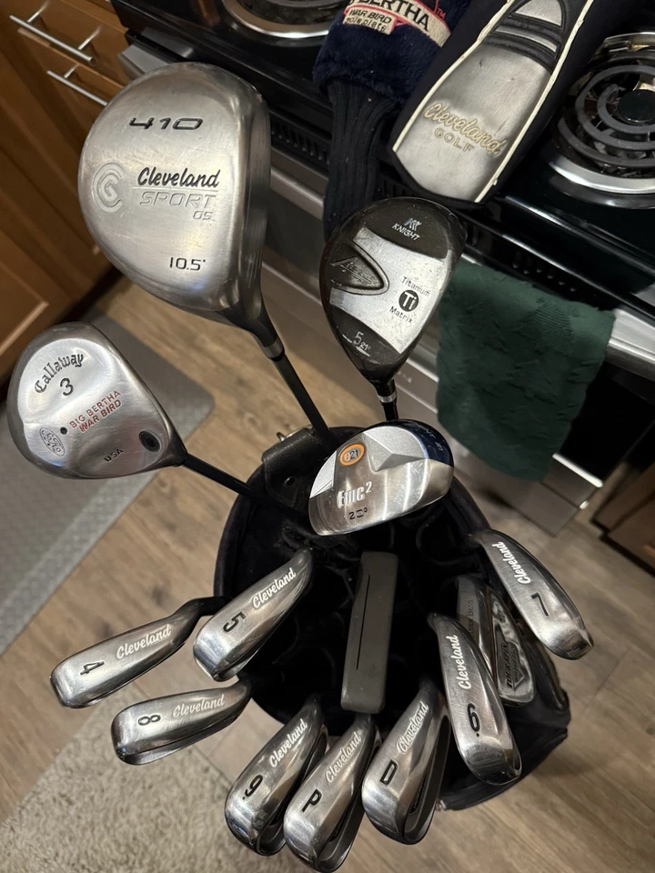 Juego completo de palos de golf Cleveland de 15 piezas para diestros con bolsa de golf estilo carro Foto 2 de 4