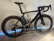 2025 Trek Madone Gen 8 Size M/L . Di2 Power Meter. Bontrager Aeolus Rsl 62