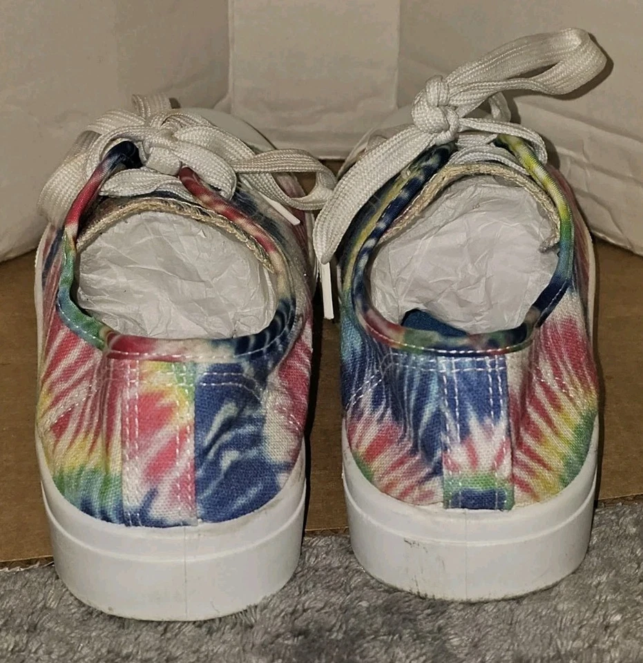 Tenis de lona coloridos teñidos atados con cordones años 60 zapatos hippy ropa de festival de música Foto 4 de 4