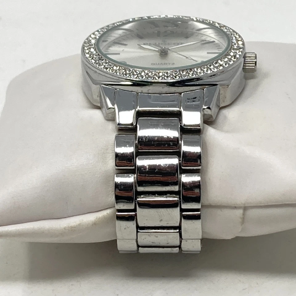 Relógio Peugeot Feminino 40mm Tom Prata Pavê Cristal Bling Nova Bateria 6.25" - Imagem 4 de 4