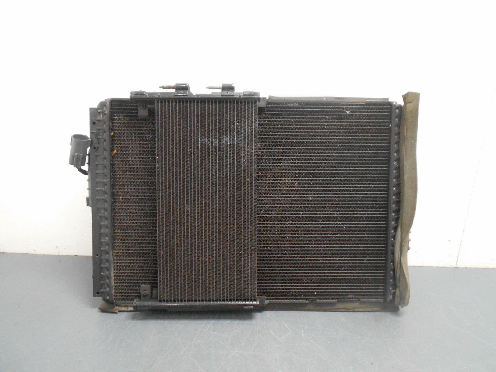 2017 16 17 18 McLaren 570 GT Right Rear Radiator Condenser Fan Assembly #2051 K2