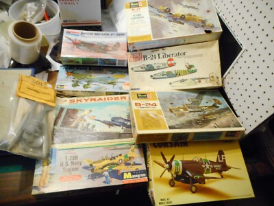 LOT 9 VINTAGE MODEL KIT PLANES B-24 JU87 T-28B F4U-4 B-24 B-17 AD-6 P-40B