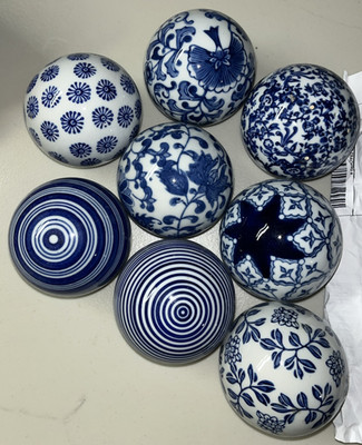 VINTAGE DELFT BLUE/WHITE CERAMIC CARPET BALLS SET OF 8 PRE OWNED(1B)