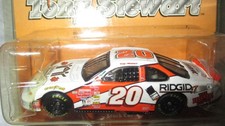 Rookie 1999 Tony Stewart 20 Home Depot / Habitat For Humanity Action 1/64