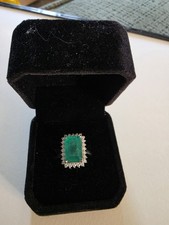 18ct Gold Emerald & Diamond Halo Ring – 5.72ct Emerald – Size UK S / 60mm
