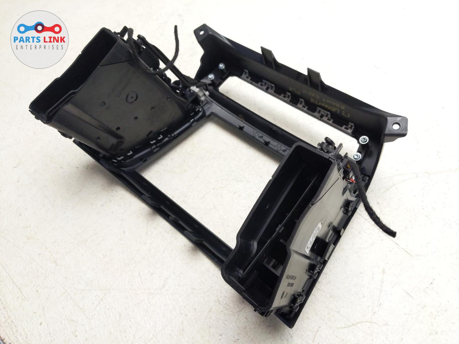 17-20 MASERATI LEVANTE CENTER CONSOLE AIR VENT AC GRILL RADIO SCREEN BEZEL M161
