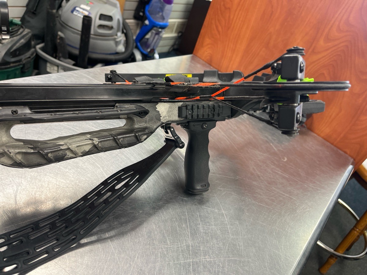 Used BARNETT ARCHERY XP380 Cross Bow Crossbow/Case (QUC026199)