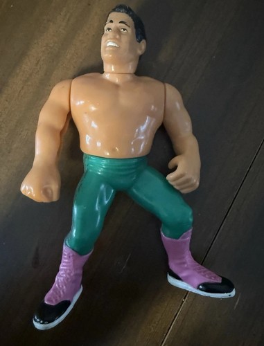 WWF El Matador Tito Santana SERIES 6 Hasbro Wrestl...