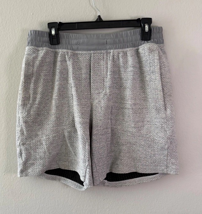 Lululemon At Ease Short Men Medium Grey Textured Honeycomb Knit