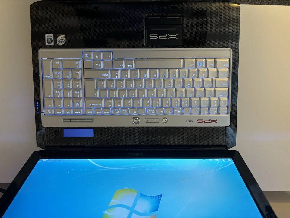 Dell XPS M1730 (2007) intel core 2 duo, dual nvidia 8700 gpus - Image 2 of 4