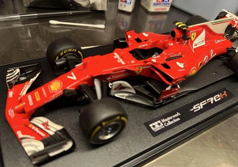 Tamiya 1/20 Masterwork Collection Ferrari SF70H #7 21164 - Immagine 2 di 4